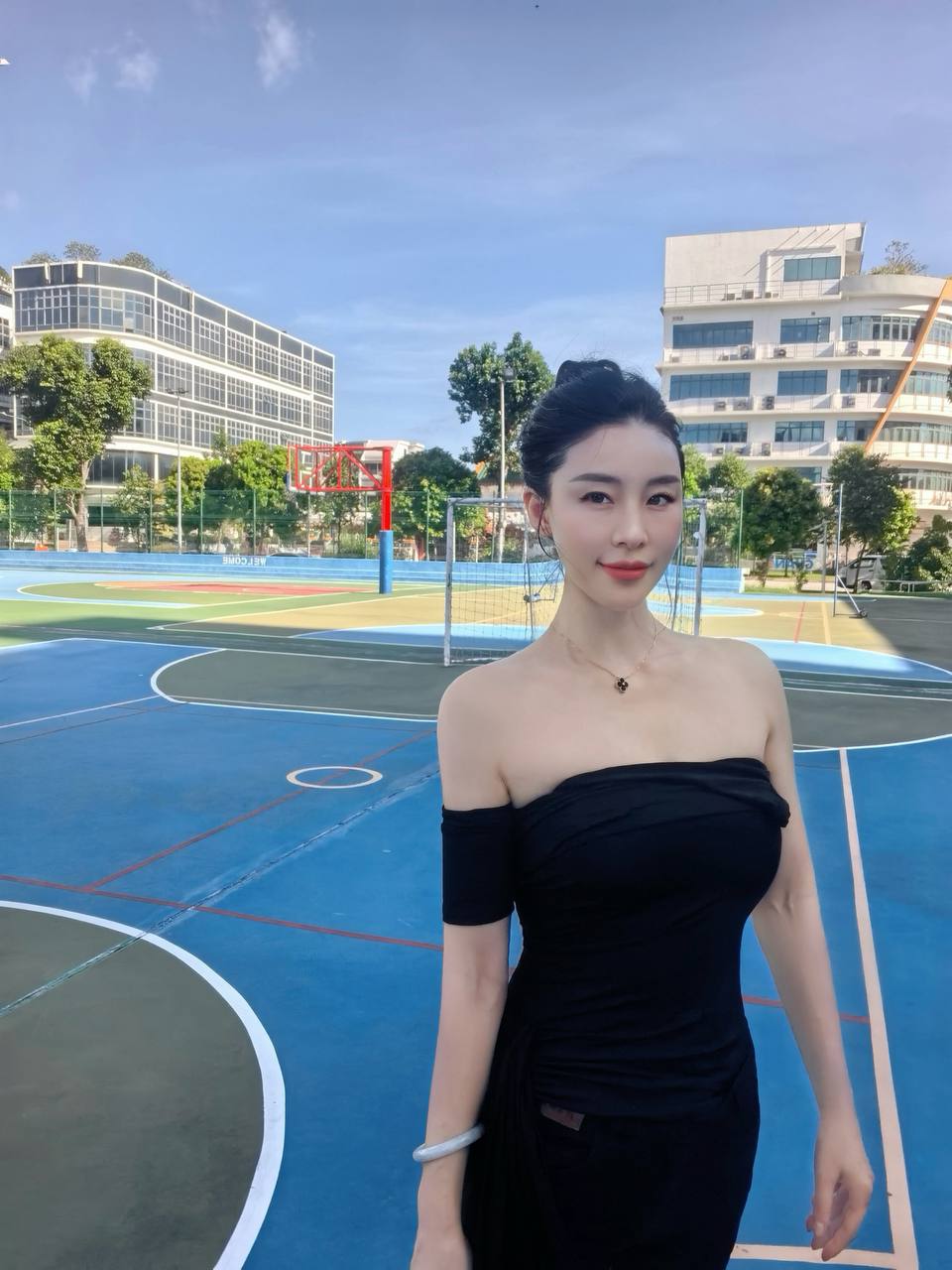 Yiyi